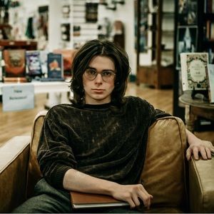 Meet your Posher, Aden